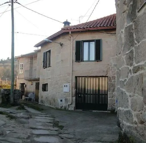 Casa Amil Da Vilaboa, * 알라리즈