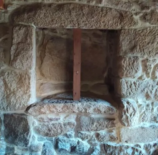 Casa Amil Da Vilaboa, *